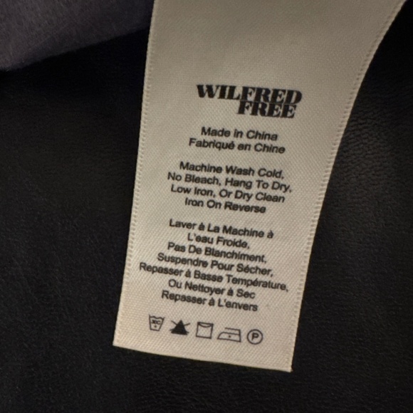 Aritzia Wilfred Free Daria Faux Leather Pants• Black Vegan Leather Leggings • XS - Picture 7 of 15